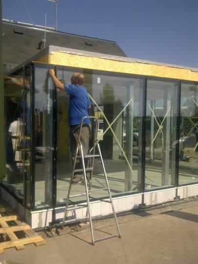 Üvegportál beépítés